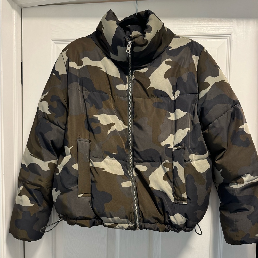H&M cropped puffer jacket size 8